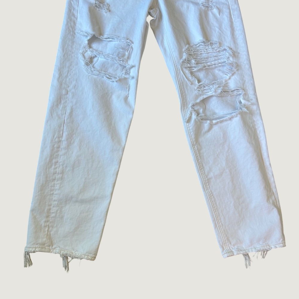 American Eagle Highest Rise Baggy Straight White Distressed Jeans Size 4 Short - Picture 3 of 16